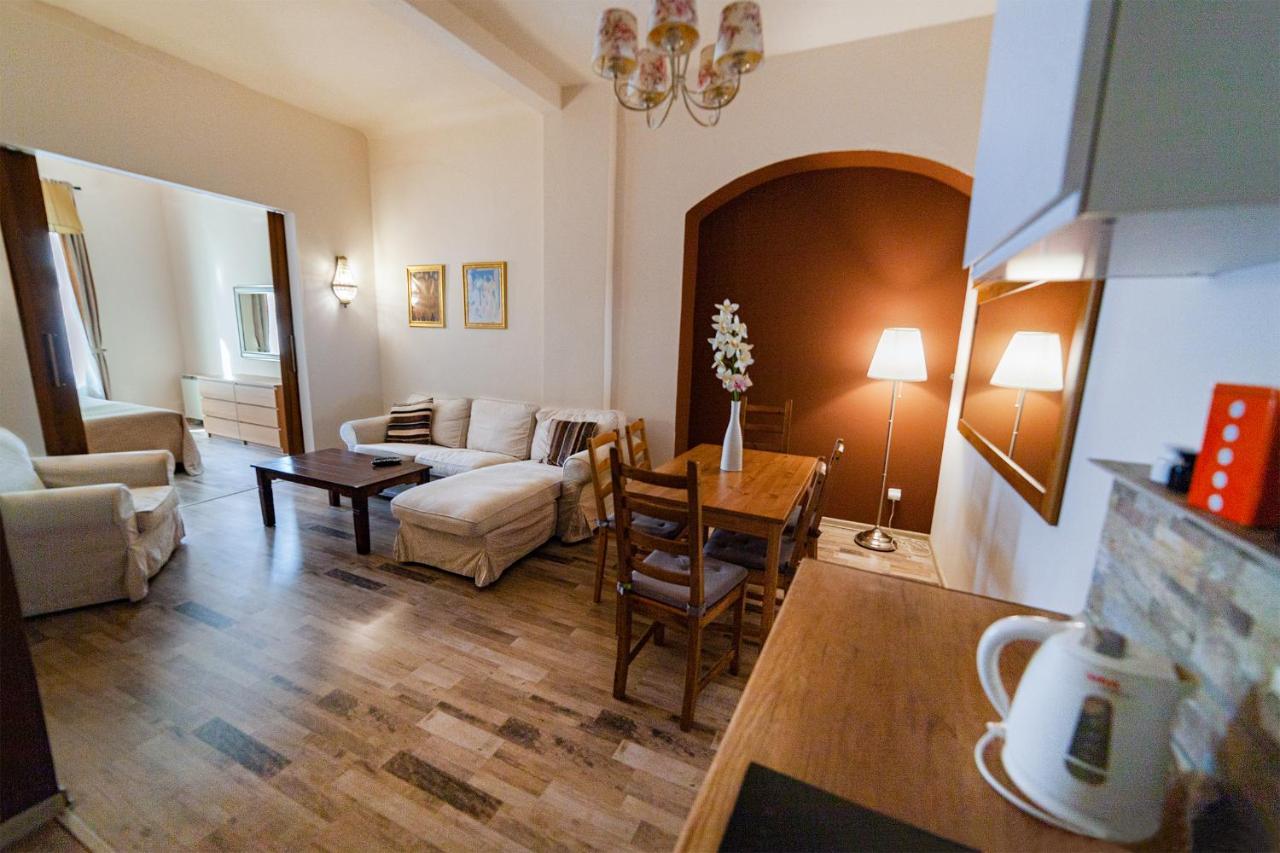 Lounge Apartment *