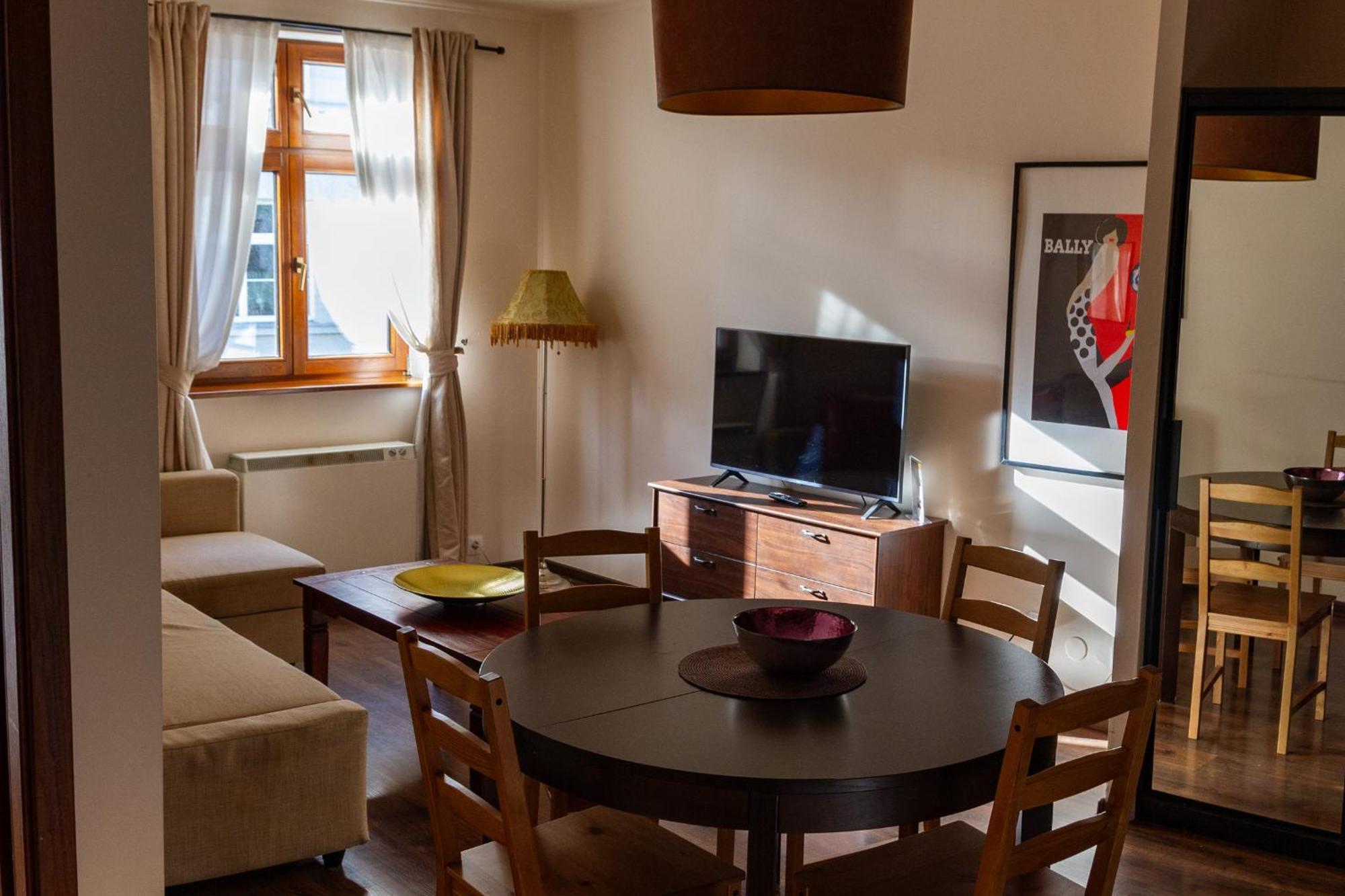Apartment Lounge