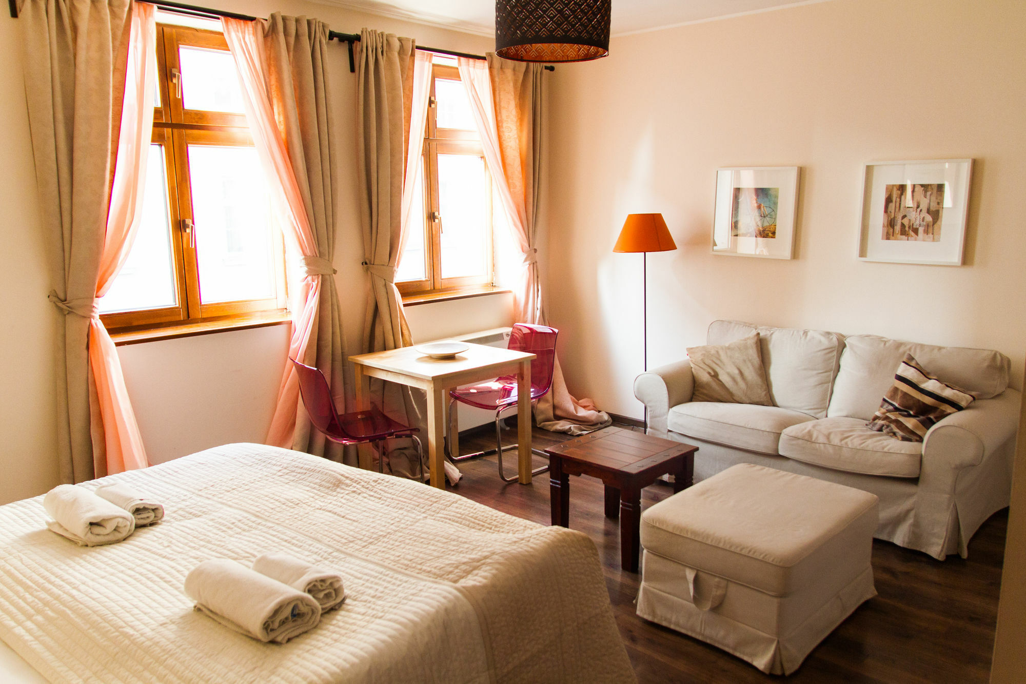 Apartment Lounge
